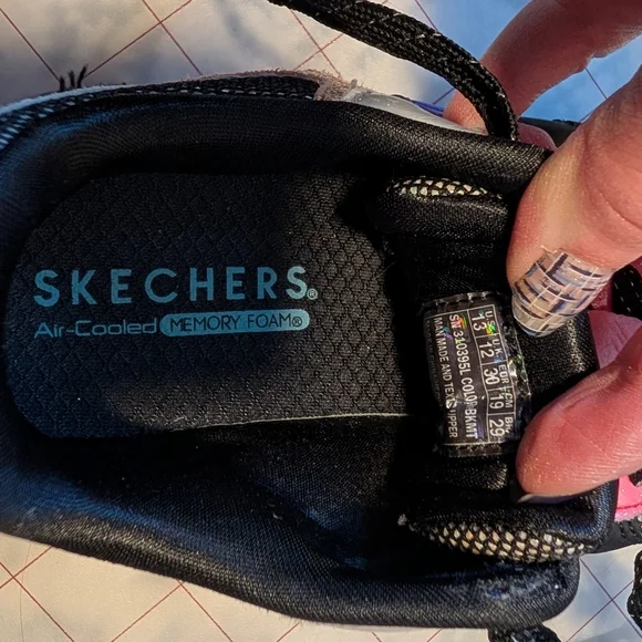 Girl's 13 Skechers Memory Foam Tennis Shoes Rainbow Holographic - Picture 5 of 7